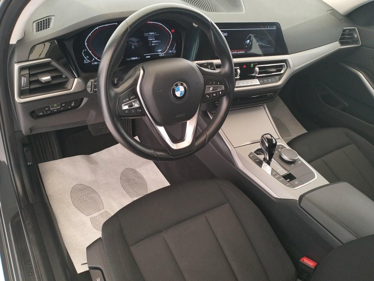 BMW 318d Touring mhev 48V Business Advantage auto - IVA ESPOSTA