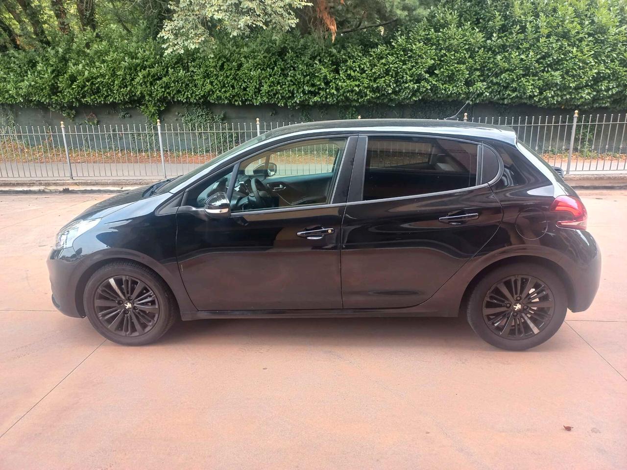 Peugeot 208 BlueHDi 75 5 porte Touch