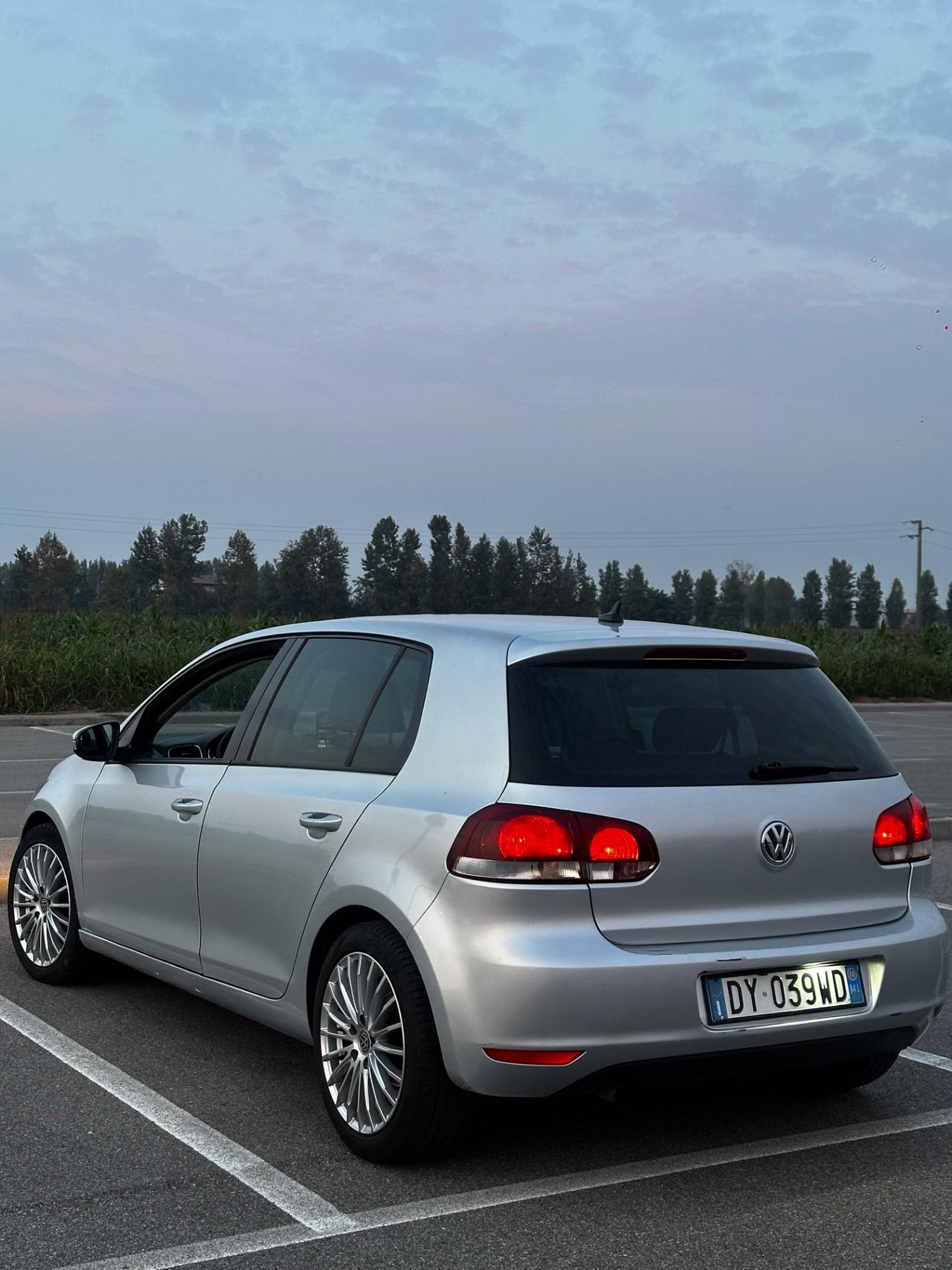Volkswagen Golf 1.6 TDI DPF 5p. Highline