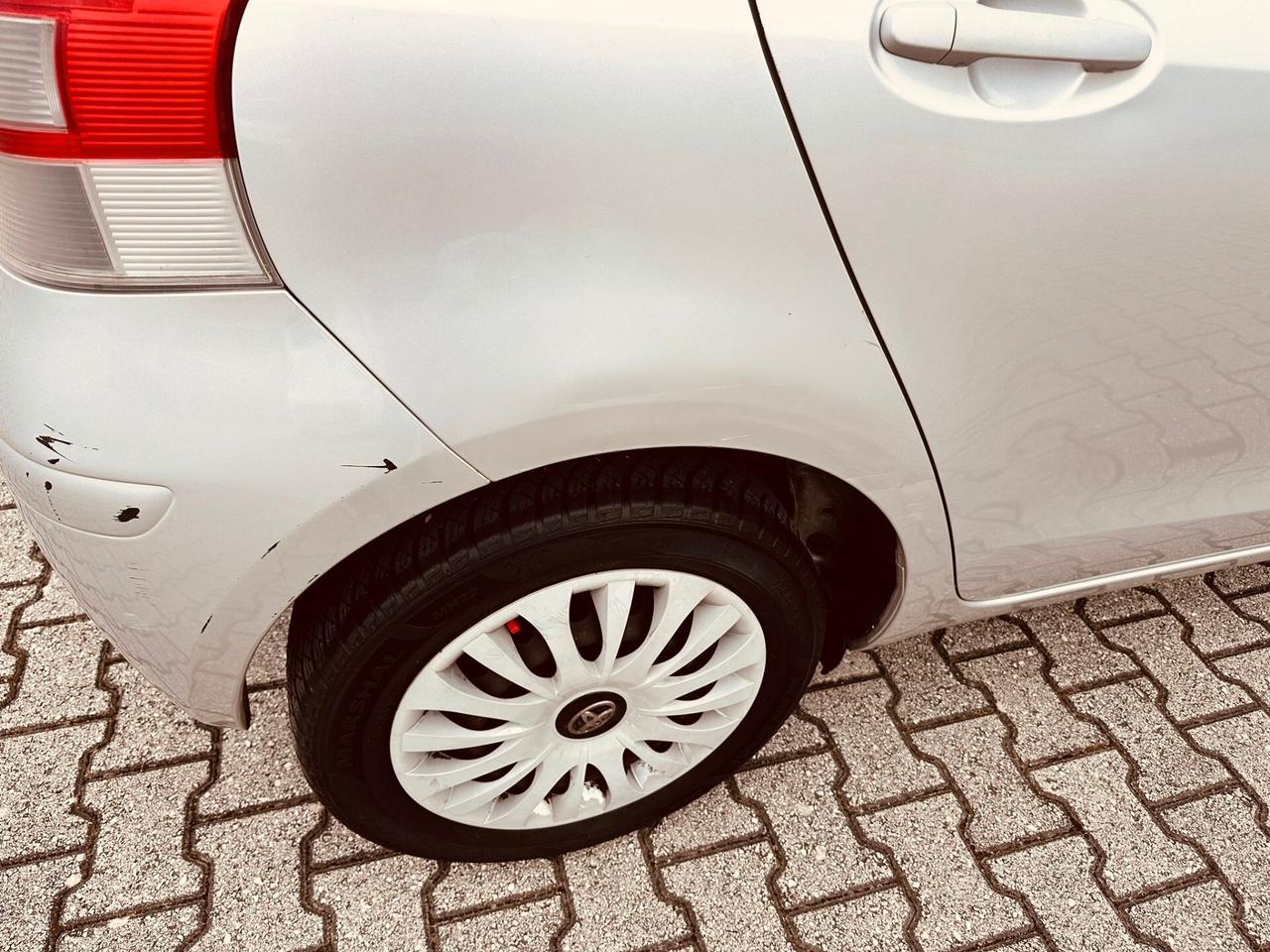 Toyota Yaris 1.4 D-4D CAMBIO AUTOMATICO DPF 5 porte Sol