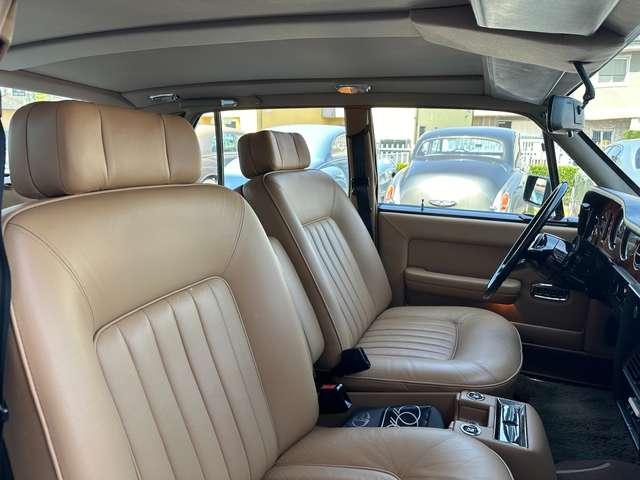 Rolls-Royce Silver Spirit