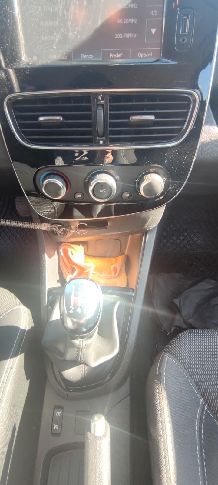 Renault Clio TCe 12V 90 CV GPL 5 porte Moschino Life