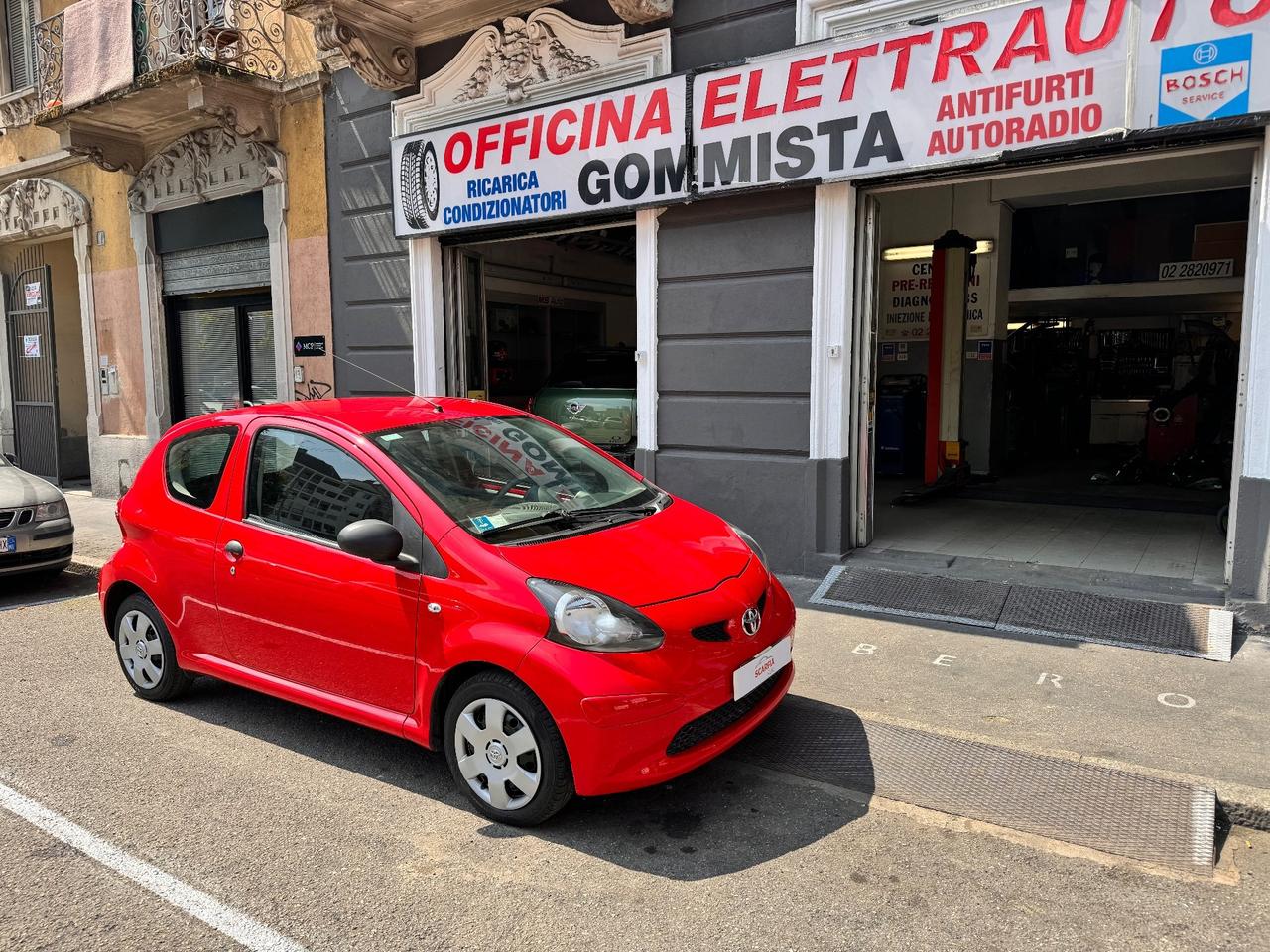 Toyota Aygo 1.0 OK NEOPATENTATI - COME NUOVA - POCHI KM