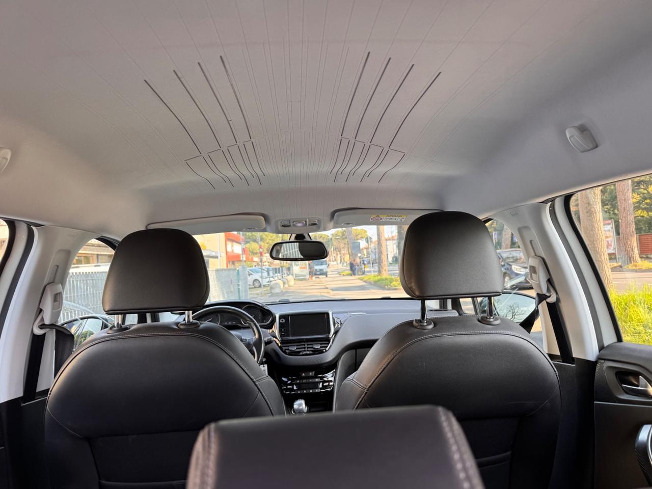 Peugeot 2008 1.6 e-HDi 115 CV neopaten garanzia 12 mesi