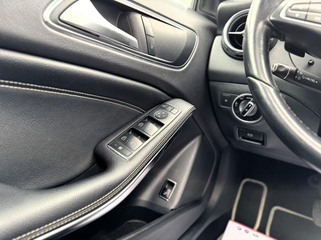 MERCEDES-BENZ GLA 180 d Automatic Sport (Tetto/Navi/Retro/Led)