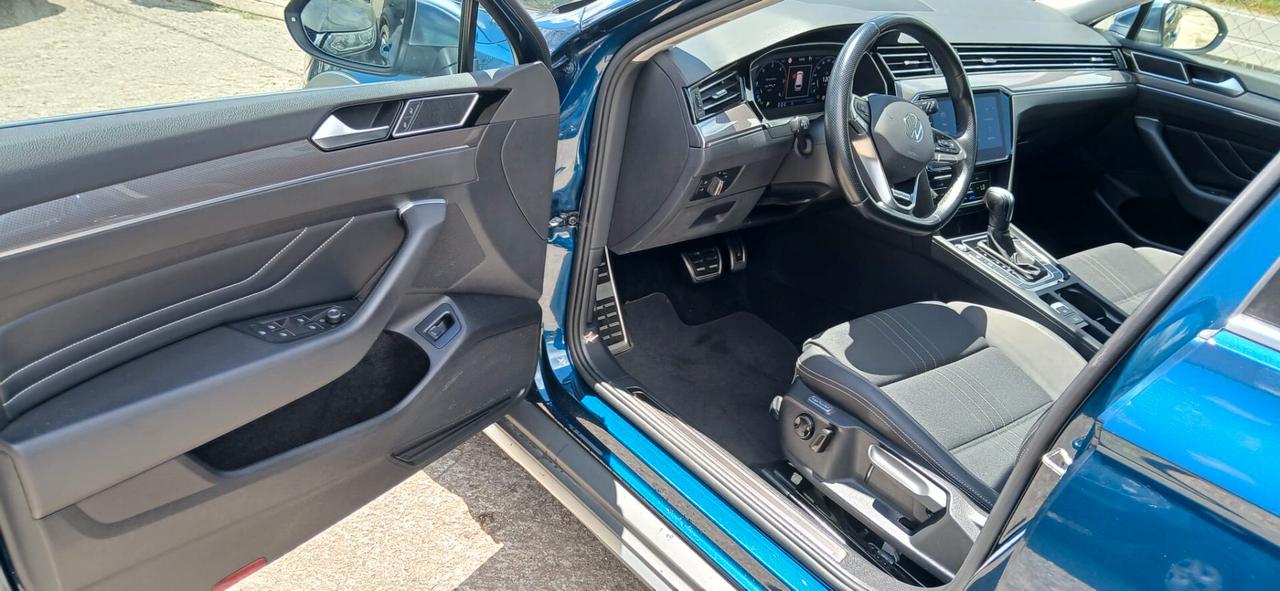 Volkswagen Passat Alltrack 2.0 TDI 200 CV 4MOTION DSG - 2021