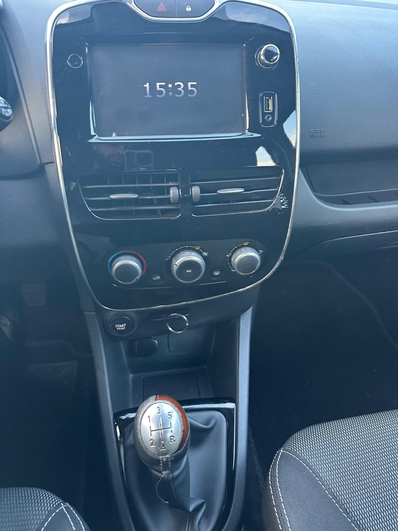 Renault Clio diesel 1.5 NEOPATENTATI 2015