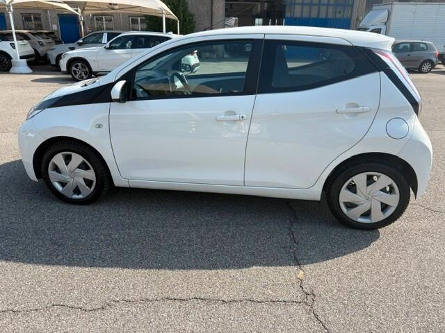 Toyota Aygo 1.0 VVT-i 69 CV 5 porte x-play