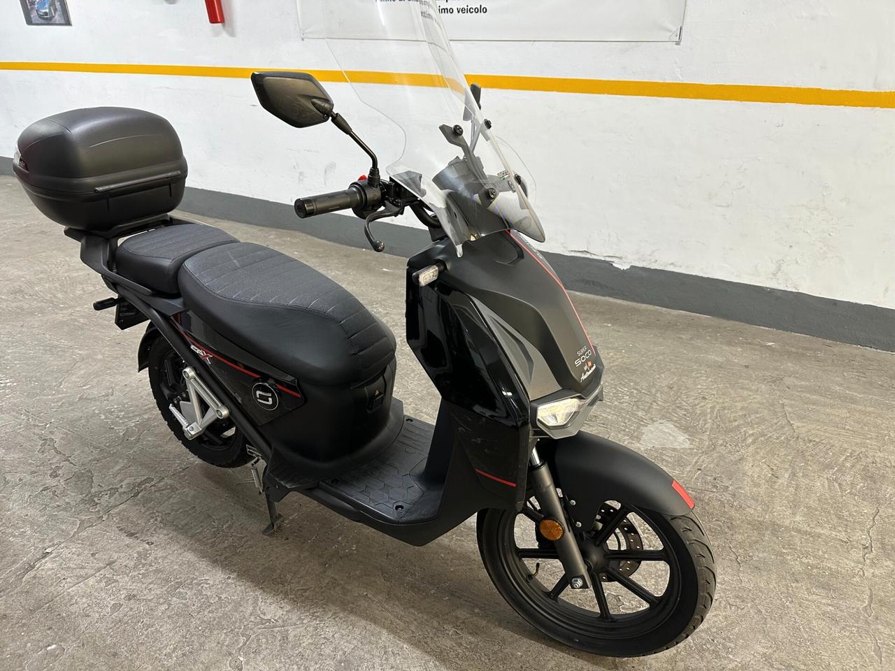 Super Soco CPX Electric Tech