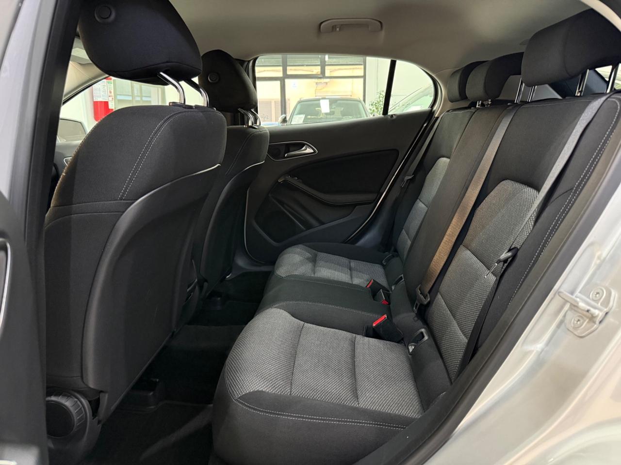Mercedes-benz GLA 180 d Automatic Business