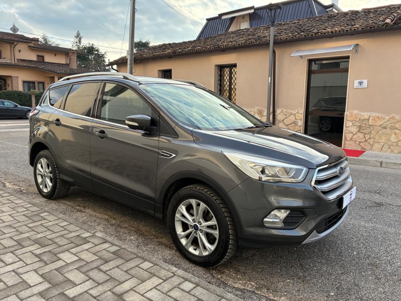 Ford Kuga 1.5 TDCI 120 CV S&S 2WD Titanium