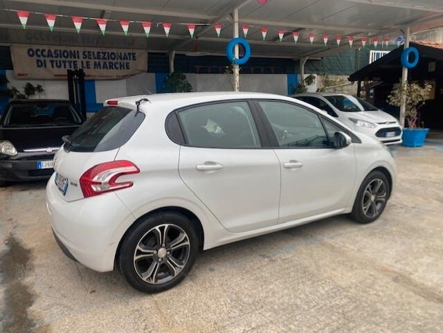 Peugeot 208 1.4 HDi 68 CV 5 porte Access