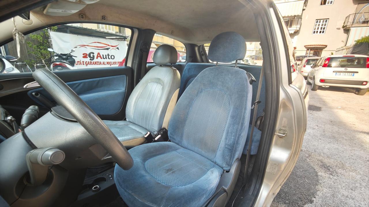 Lancia Ypsilon 1.3 MJT 75 CV Oro Bianco