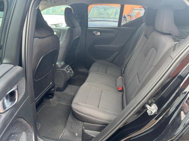VOLVO XC40 T3 Geartronic Momentum Pro