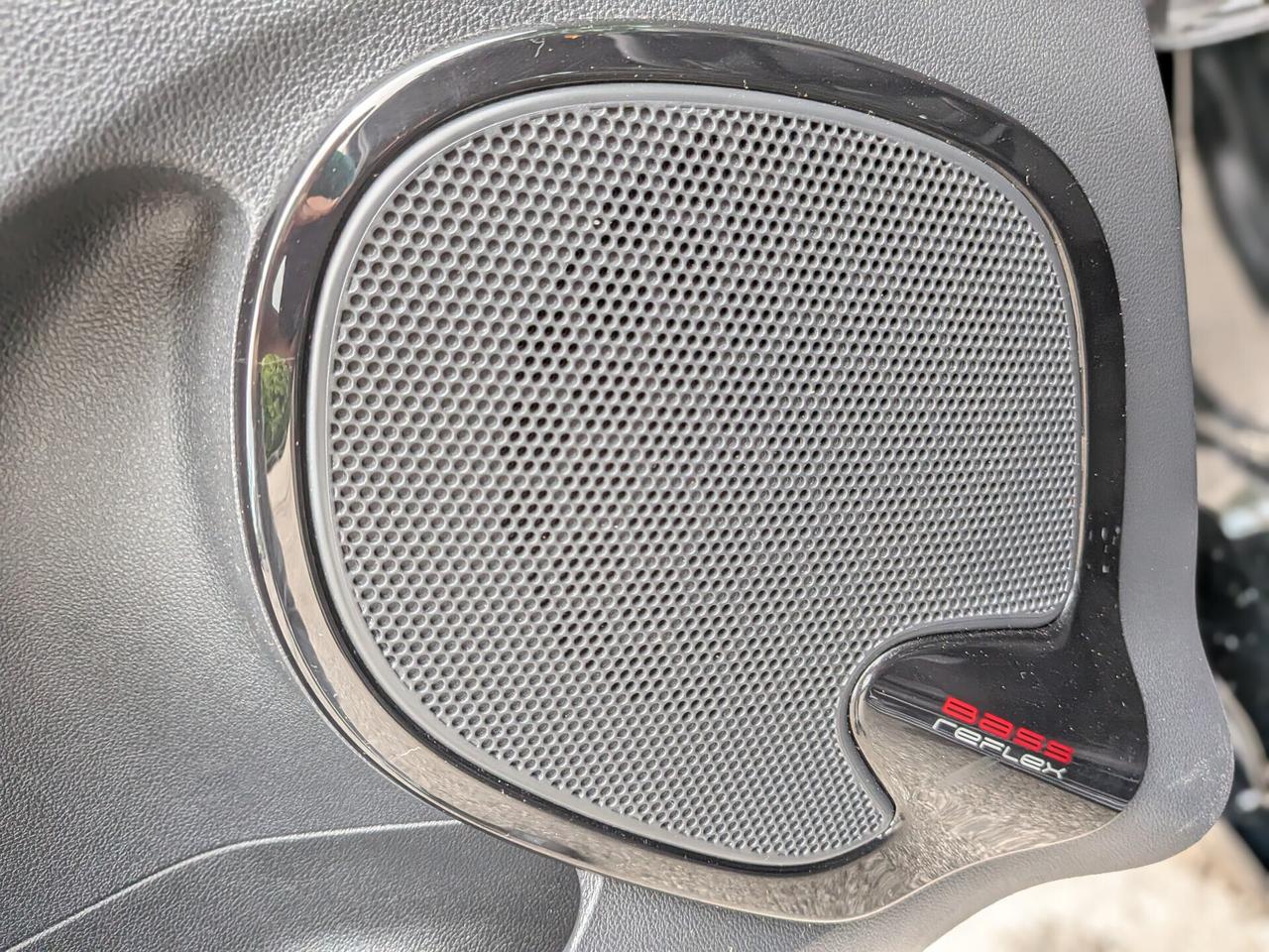 Renault Clio Moschino TCe 5 porte adatta a neopatentati