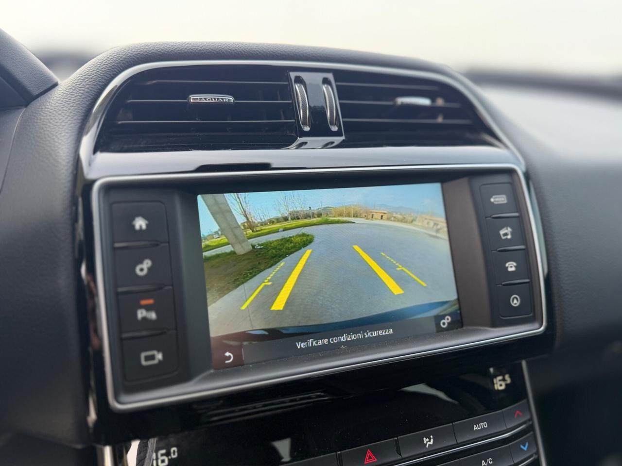 Jaguar XE 2.0 D Turbo 180CV aut. R-Sport