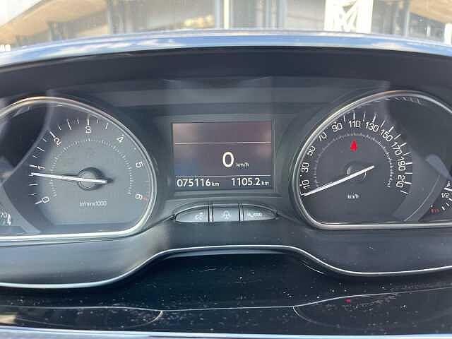 Peugeot 2008 BlueHDi 100 Allure