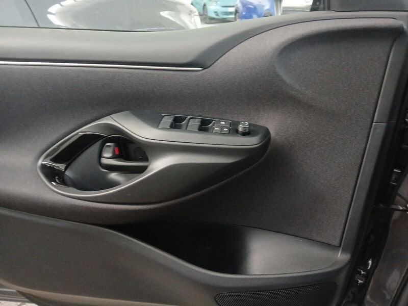 Toyota Yaris 4ª serie 1.5 Hybrid 5 porte Trend