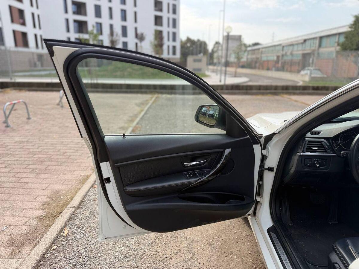 BMW Serie 3 Touring 320d xdrive Luxury navi