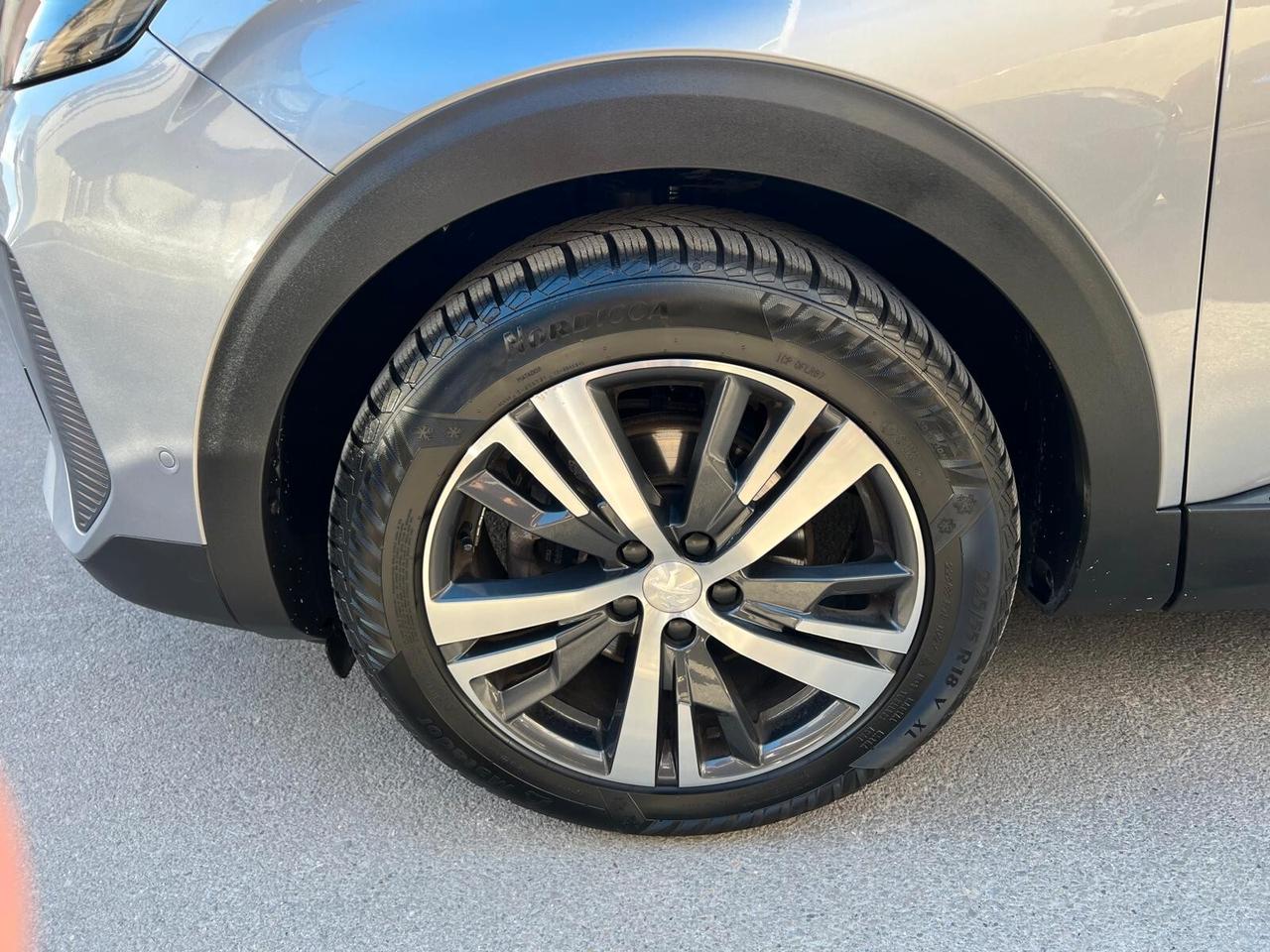 PEUGEOT 3008 ALLURE 1.5 130CV PELLE NAVI CAM ANNO 2022