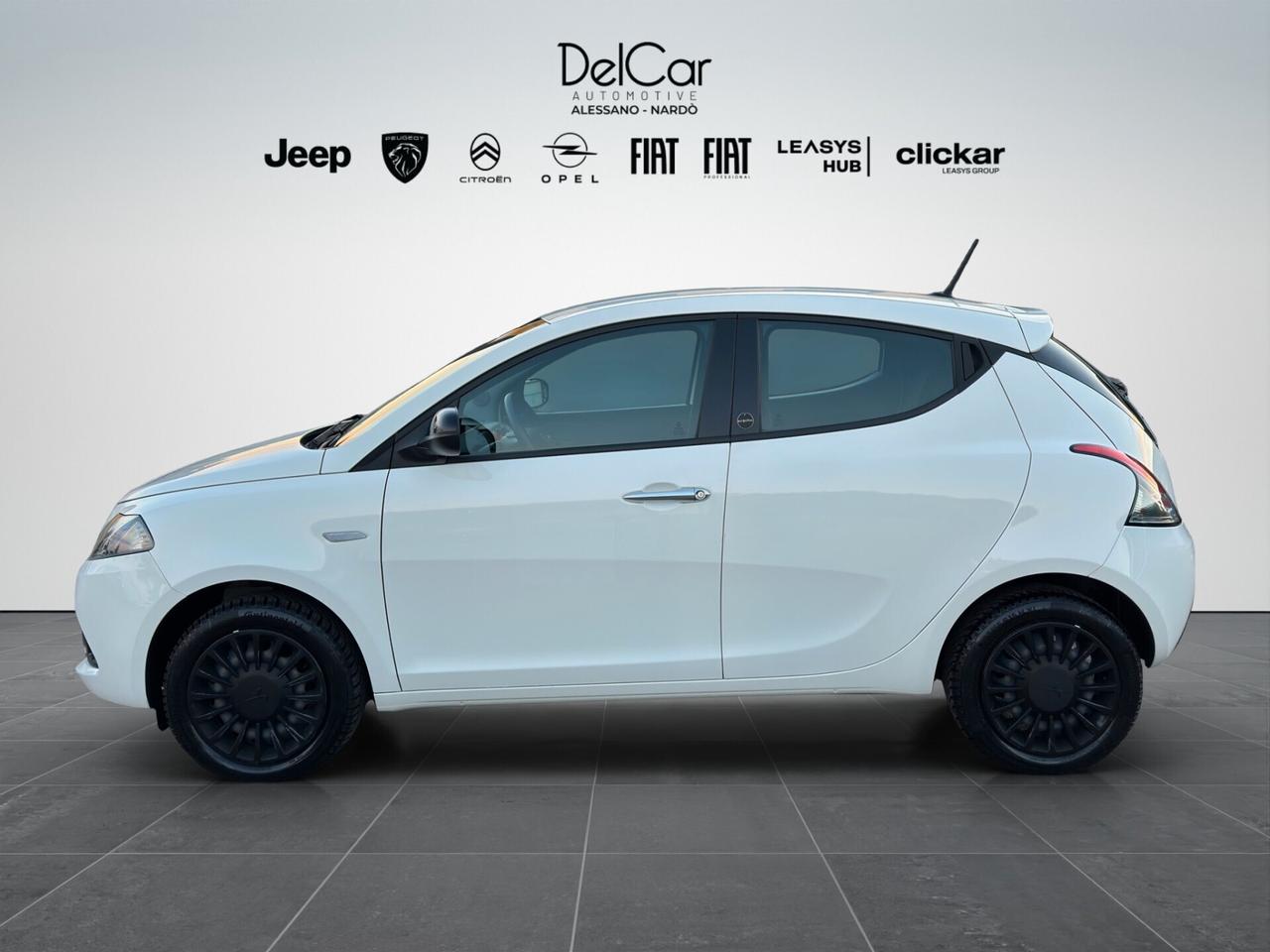Lancia Ypsilon 1.0 FireFly 5 porte S&S Hybrid Ecochic Silver