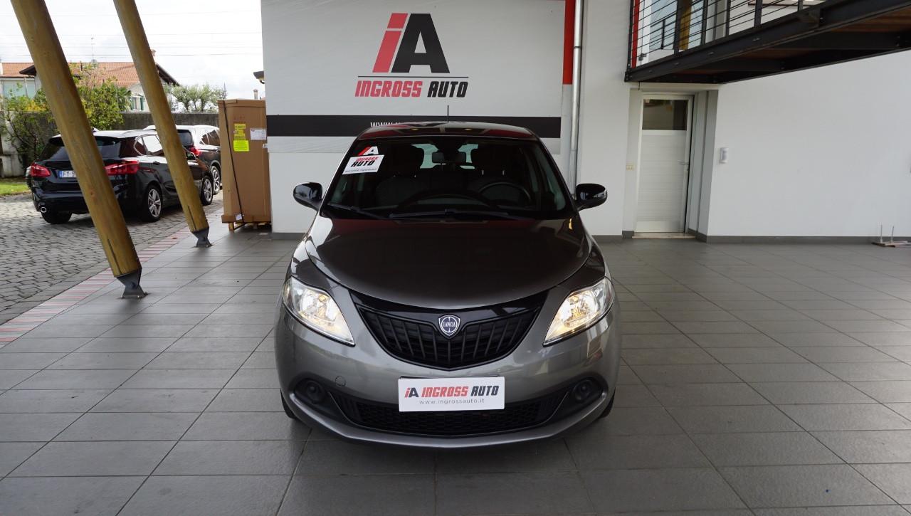 Lancia Ypsilon 1.0 firefly hybrid Silver Plus s&s 70cv
