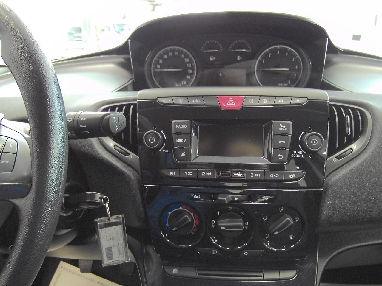 Lancia Ypsilon 1.0 FireFly 5 porte S&S Hybrid Silver Plus