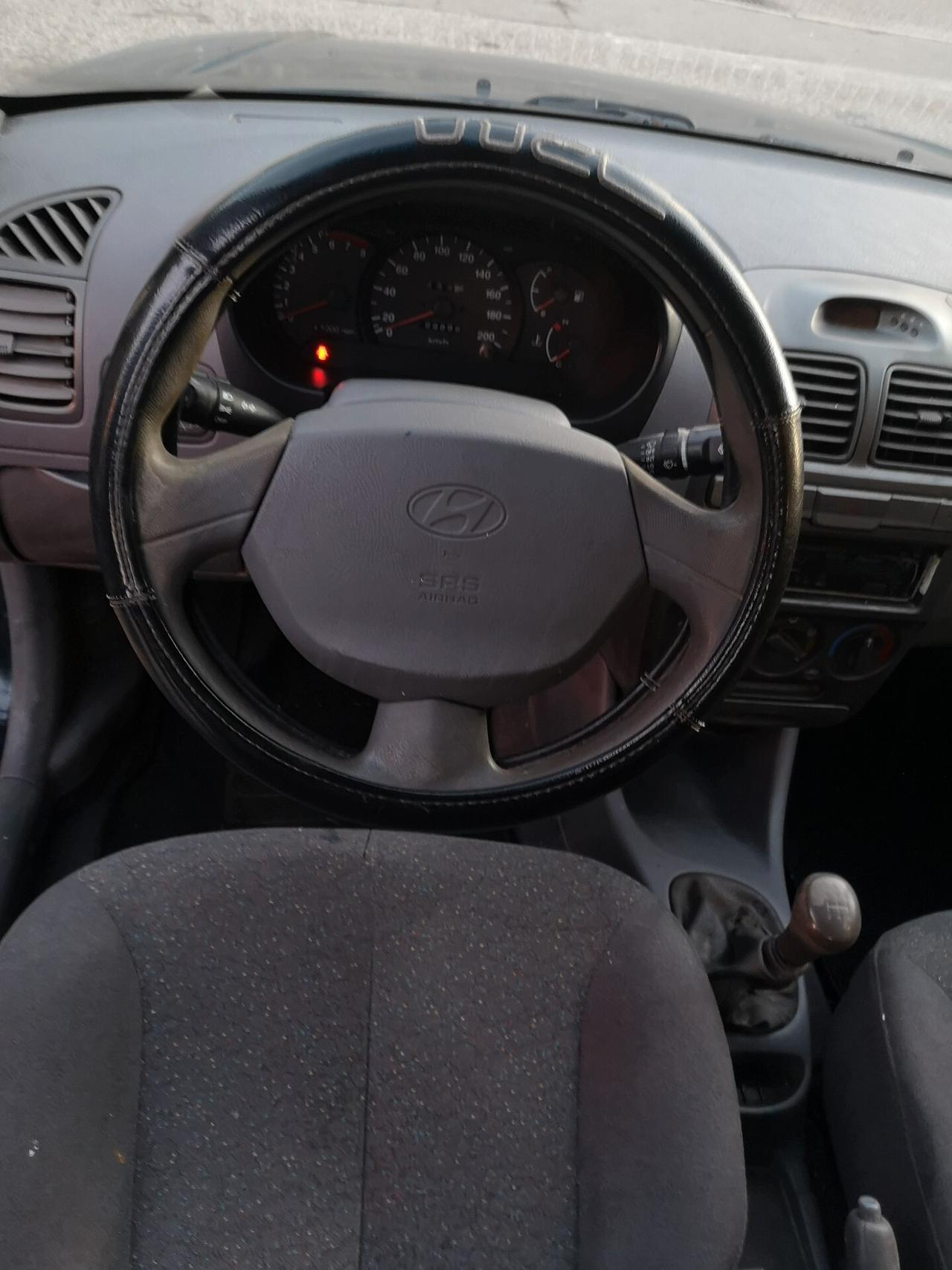 Hyundai Accent 1.3 benz 86 cv - 2002