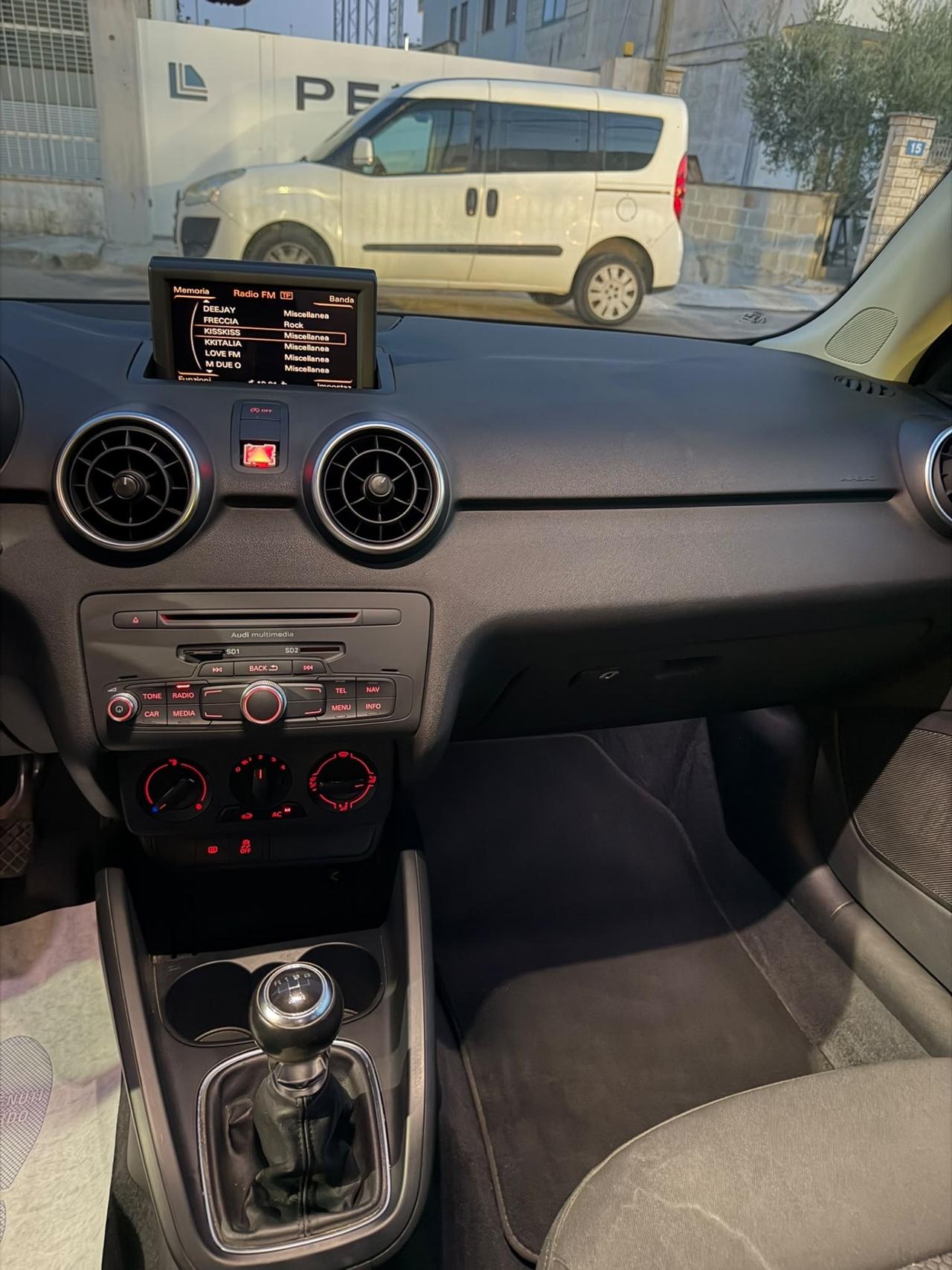 Audi A1 SPB 1.2 TFSI S-LINE-2012 LED/NAVI/ROTOR