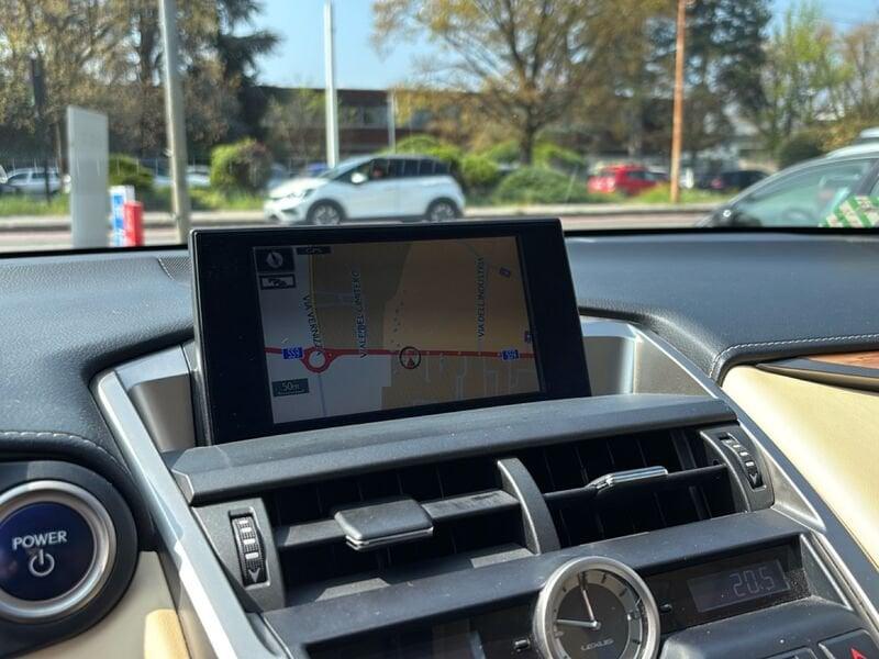 Lexus NX NX 300h 2.5 Luxury 4wd cvt