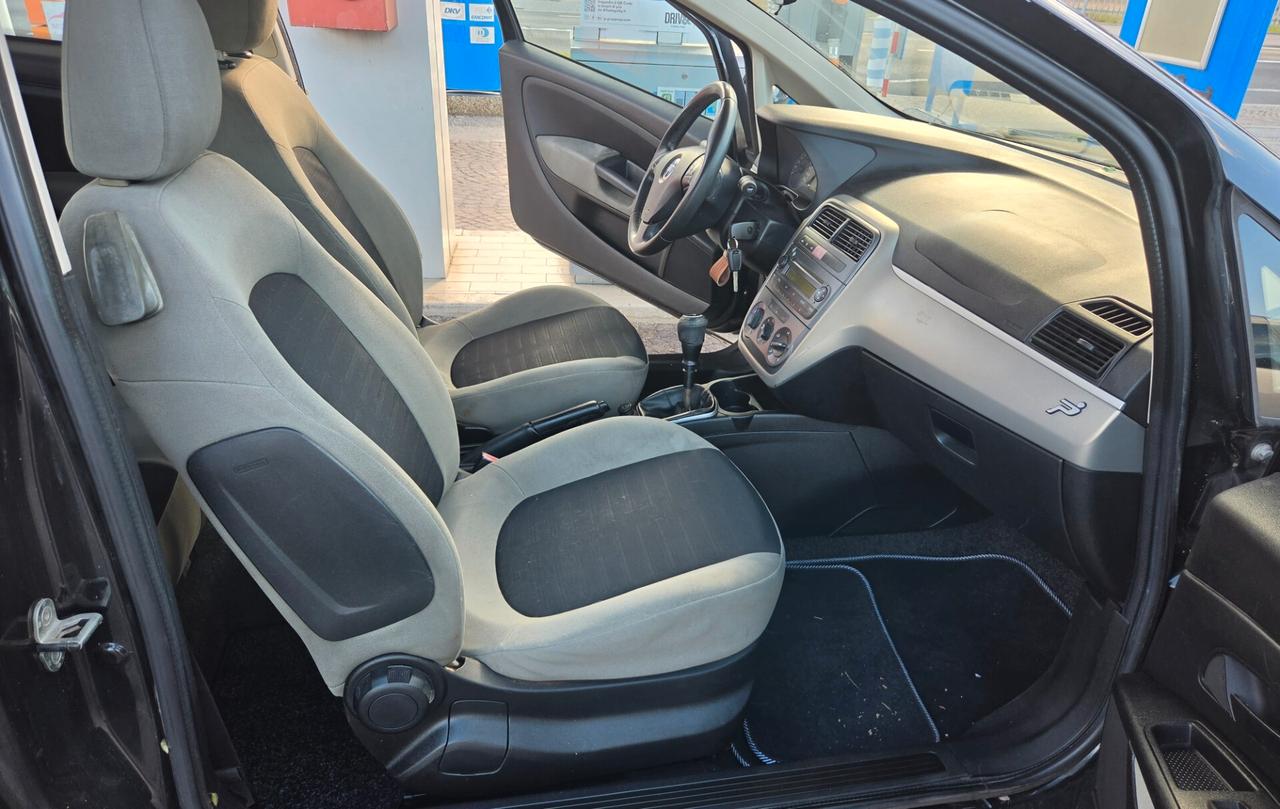 Fiat Grande Punto 1.3 MJT 75 CV 3 porte con 302.000km Neopatentati