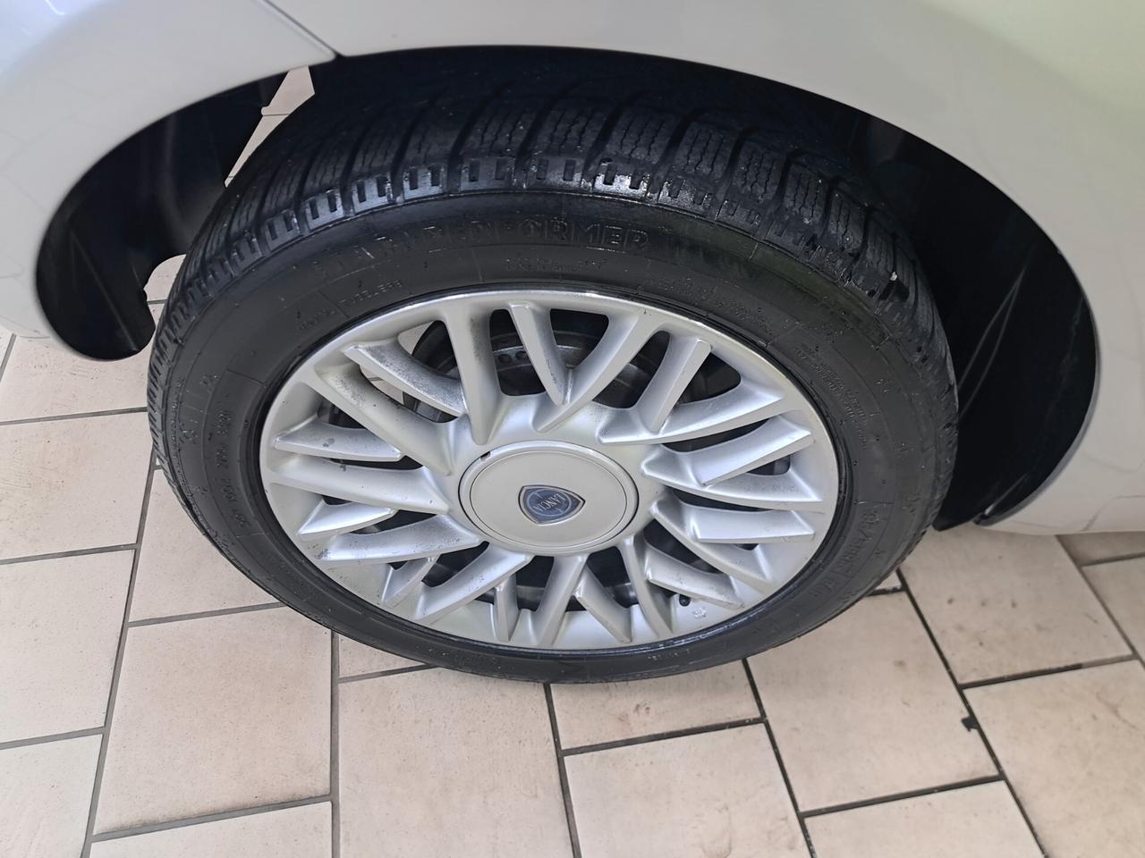 Lancia Ypsilon 0.9 TwinAir 85 CV 5 porte S&S Plati