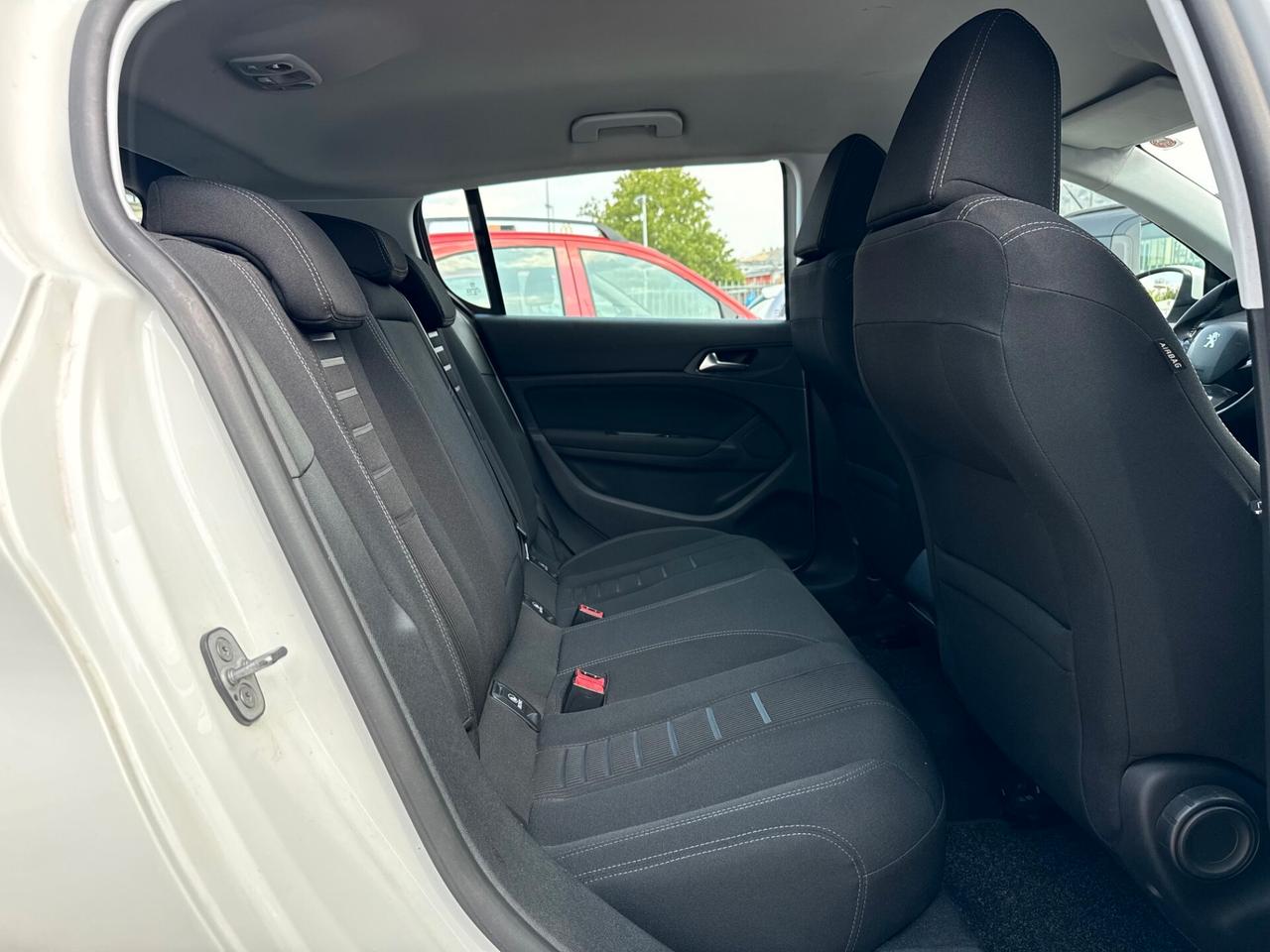 308 1.6 DIESEL 2014 197.000KM-FULL OPTIONAL
