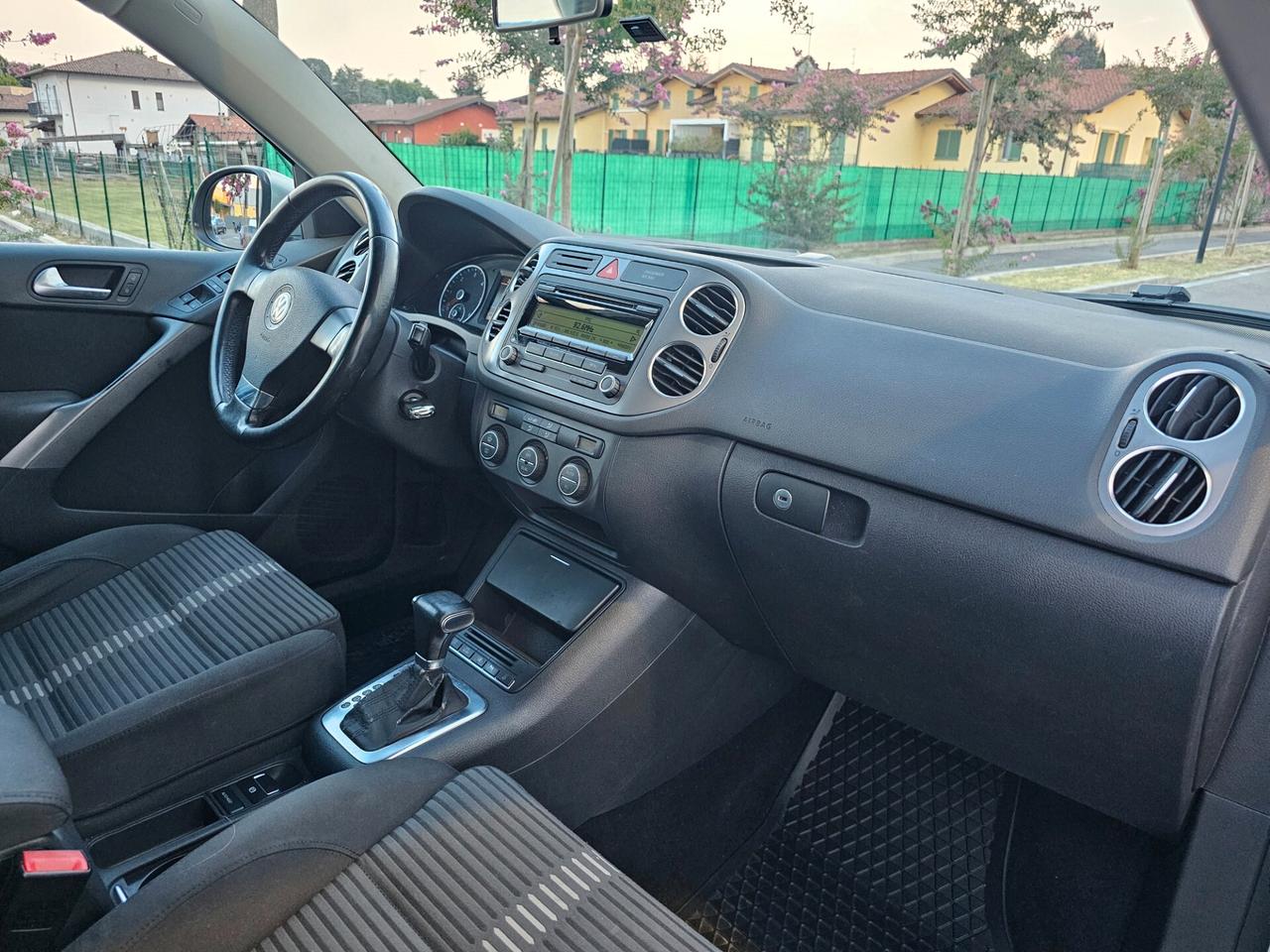 Volkswagen Tiguan 2.0 TDI DPF 4MOTION tiptronic Sport & Style