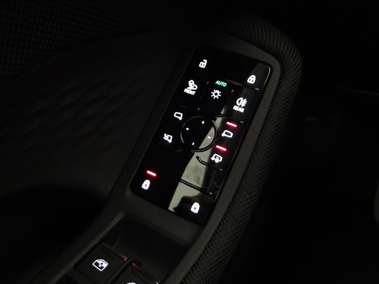 2.0e-hybrid 299CV quattro Str Business Advanced