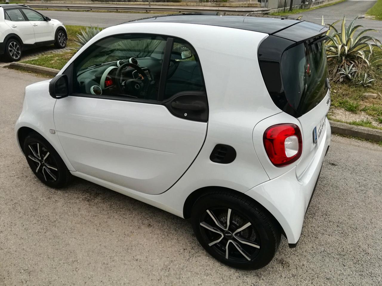 SMART - Fortwo - 70 1.0 twinamic Youngster - FINANZIABILE - VALUTAZIONE PERMUTE