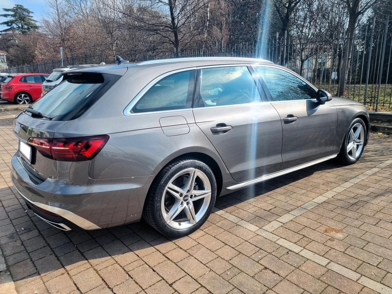 Audi A4 Avant 35 TDI/163 CV S tronic S line edition