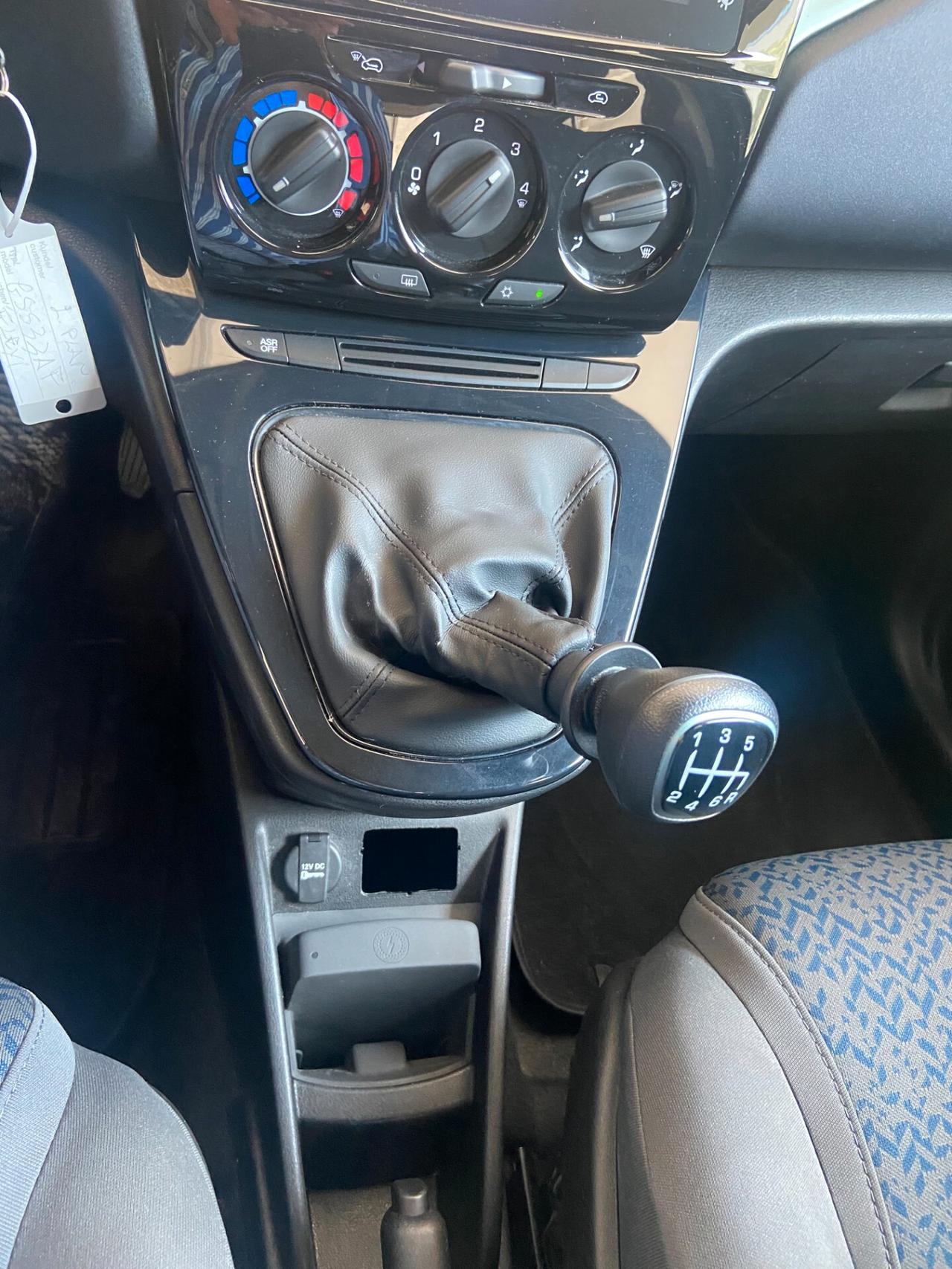 Lancia Ypsilon 1.0 FireFly 5 porte S&S Hybrid UnYca