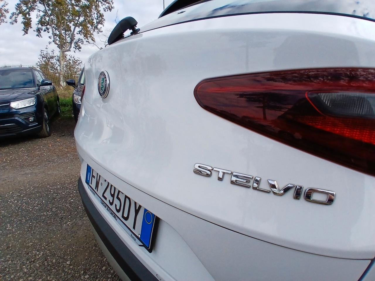 Alfa Romeo Stelvio 2.2 Turbodiesel 210 CV AT8 Q4