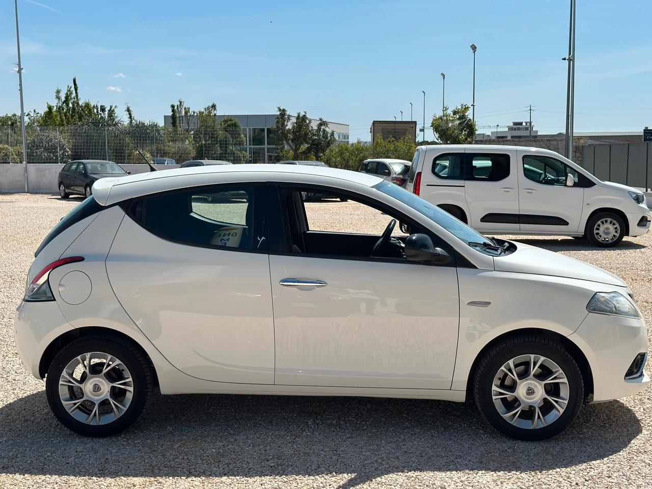 Lancia Ypsilon 1.2 69CV 5 porte Gold