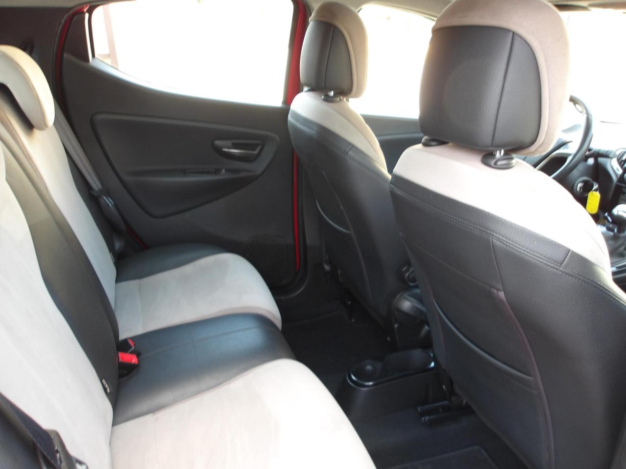 Lancia Ypsilon 5 Porte Ypsilon 0.9 t.air Gold 85cv dfn