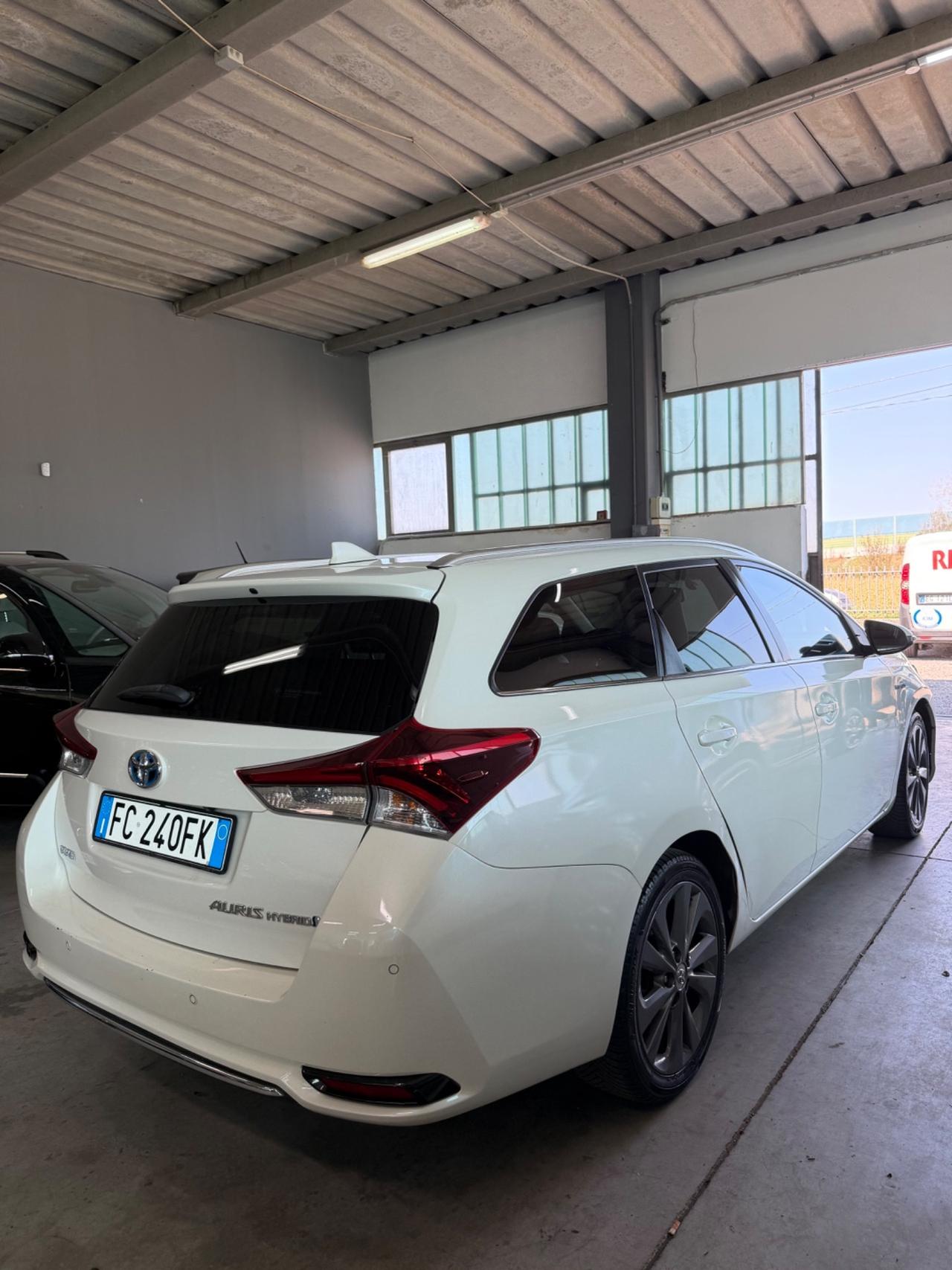 Toyota Auris Touring Sports 1.8 Hybrid Lounge