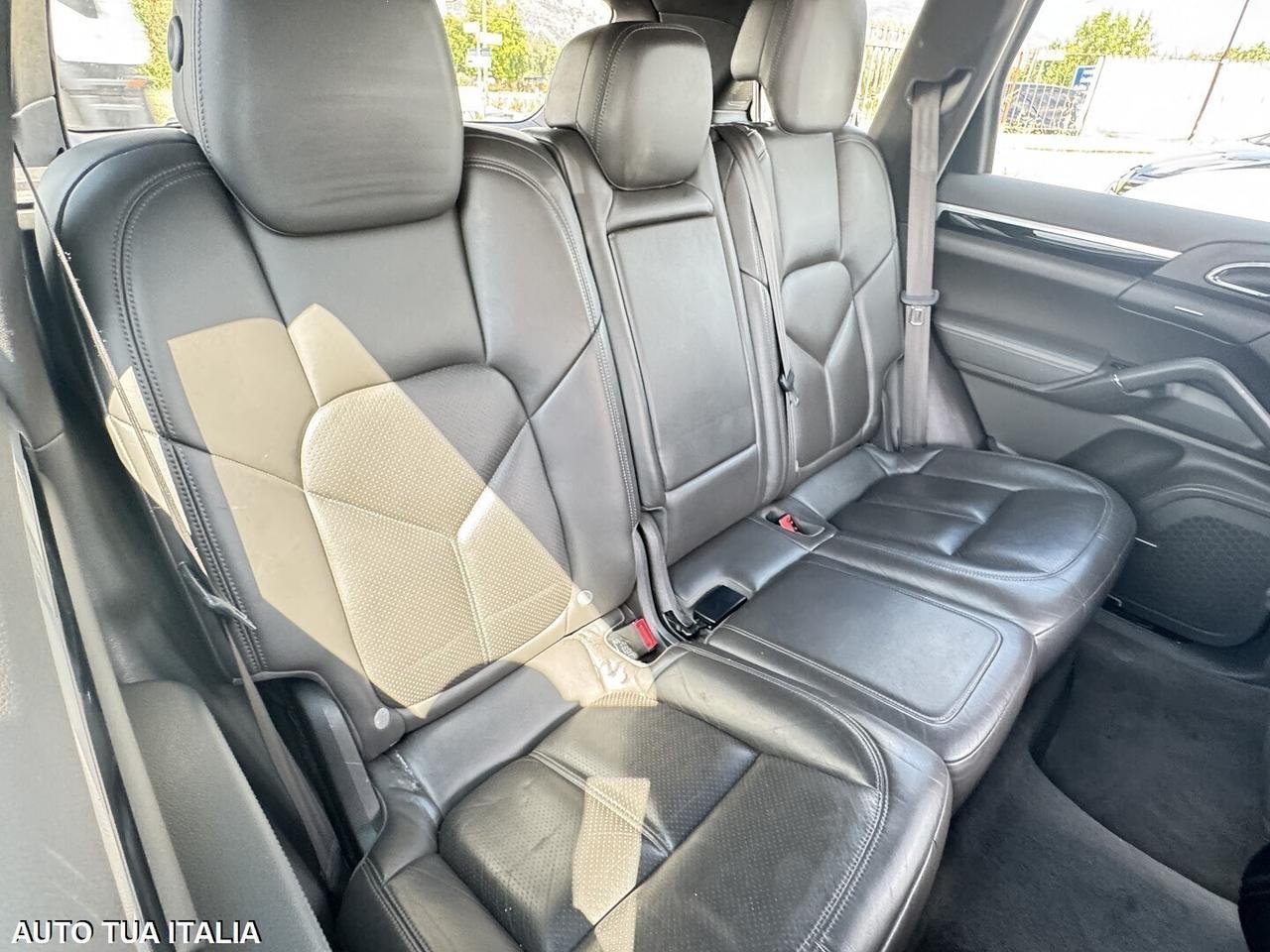 PORSCHE CAYENNE DIESEL NAVI PASM LED