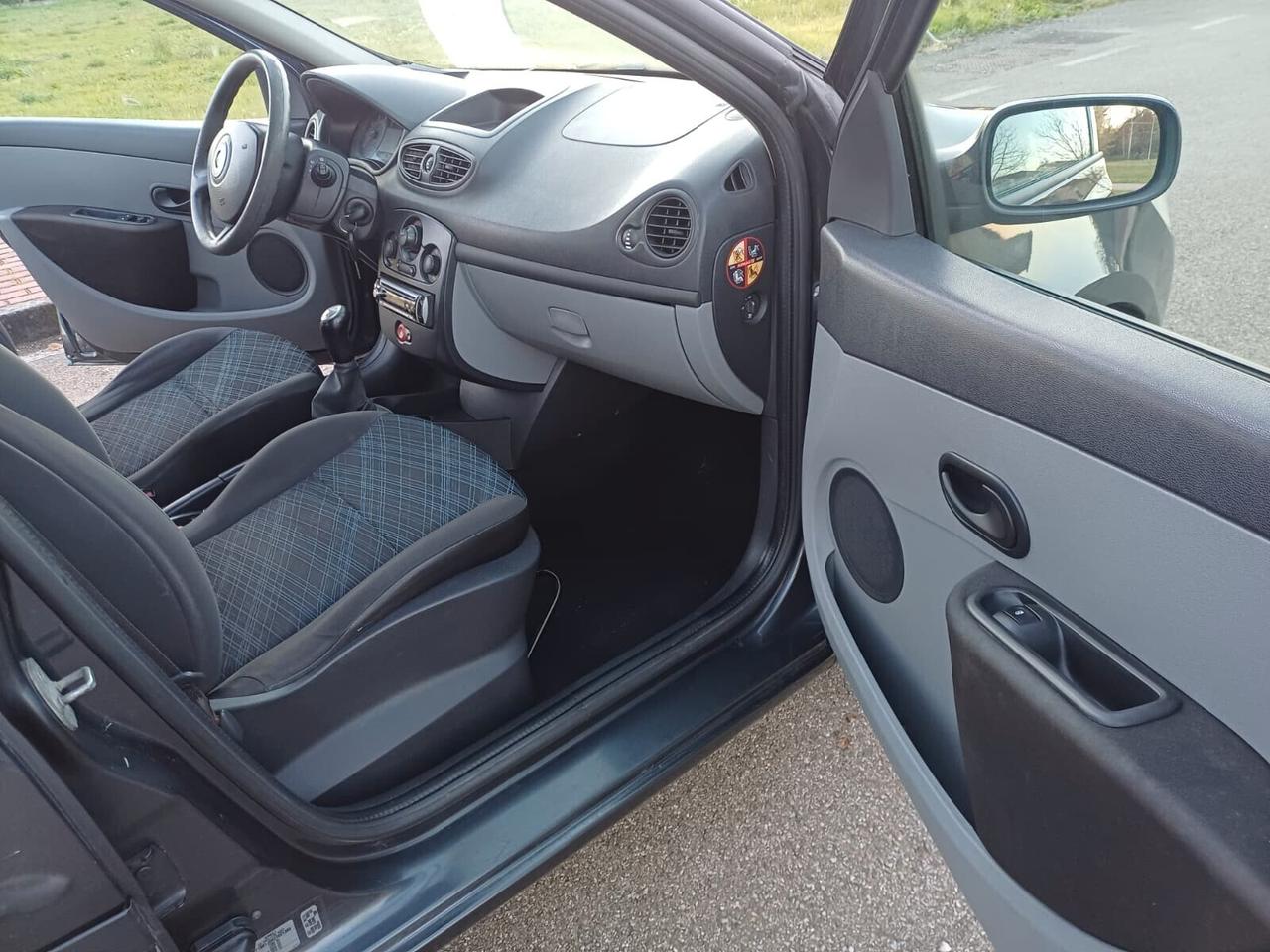 Renault Clio 1.2 16V 5 porte Luxe