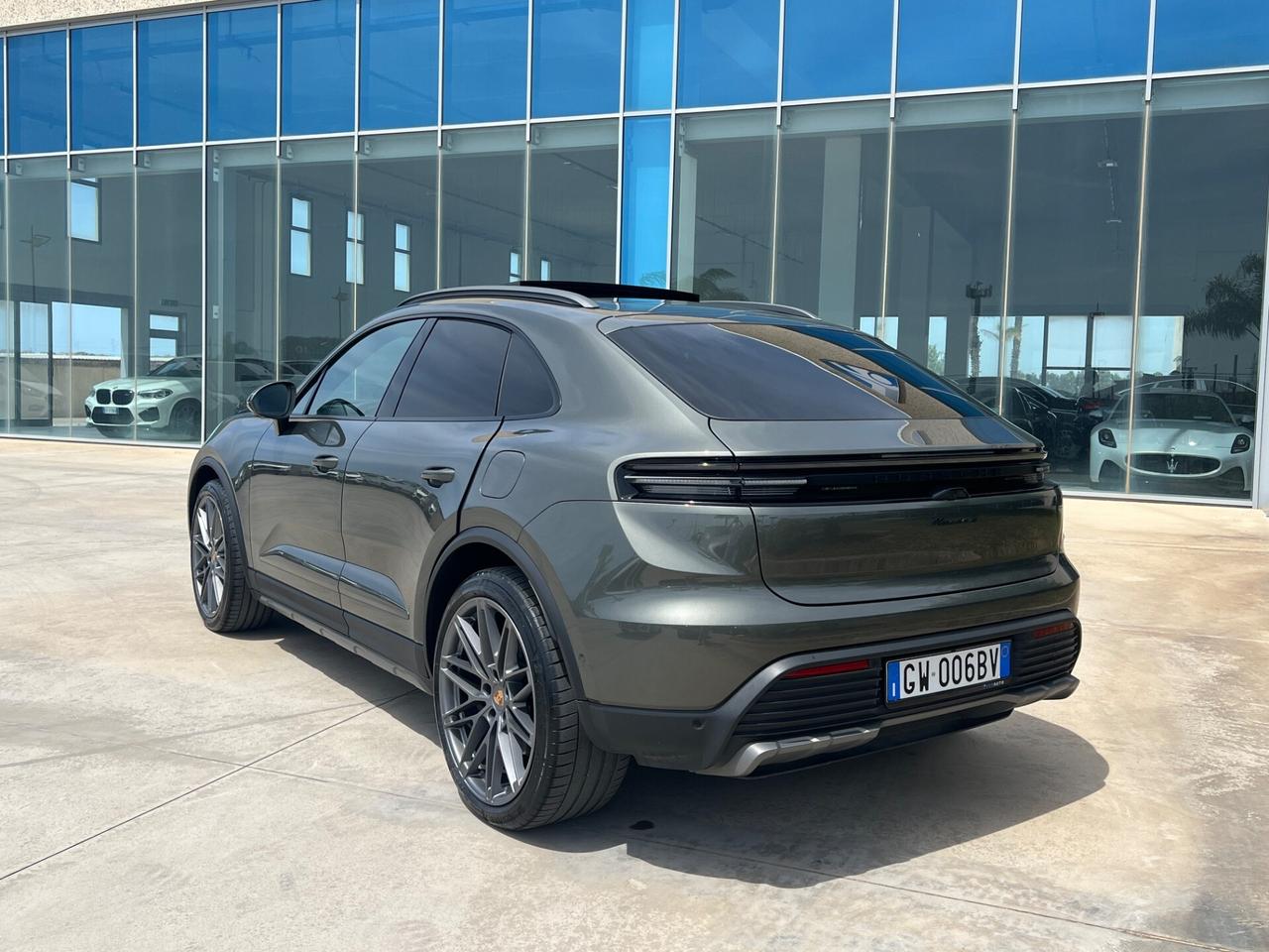 Porsche Macan EV 4 - possibilità noleggio no scoring