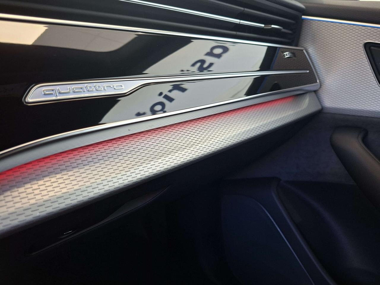 Audi Q8 50 3.0 tdi MHEV NUOVO MODELLO S LINE EDITION
