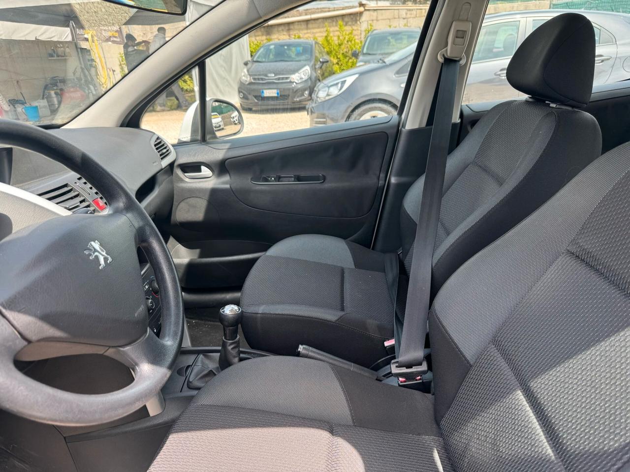 Peugeot 207 1.4 HDi 70CV 5p. Active