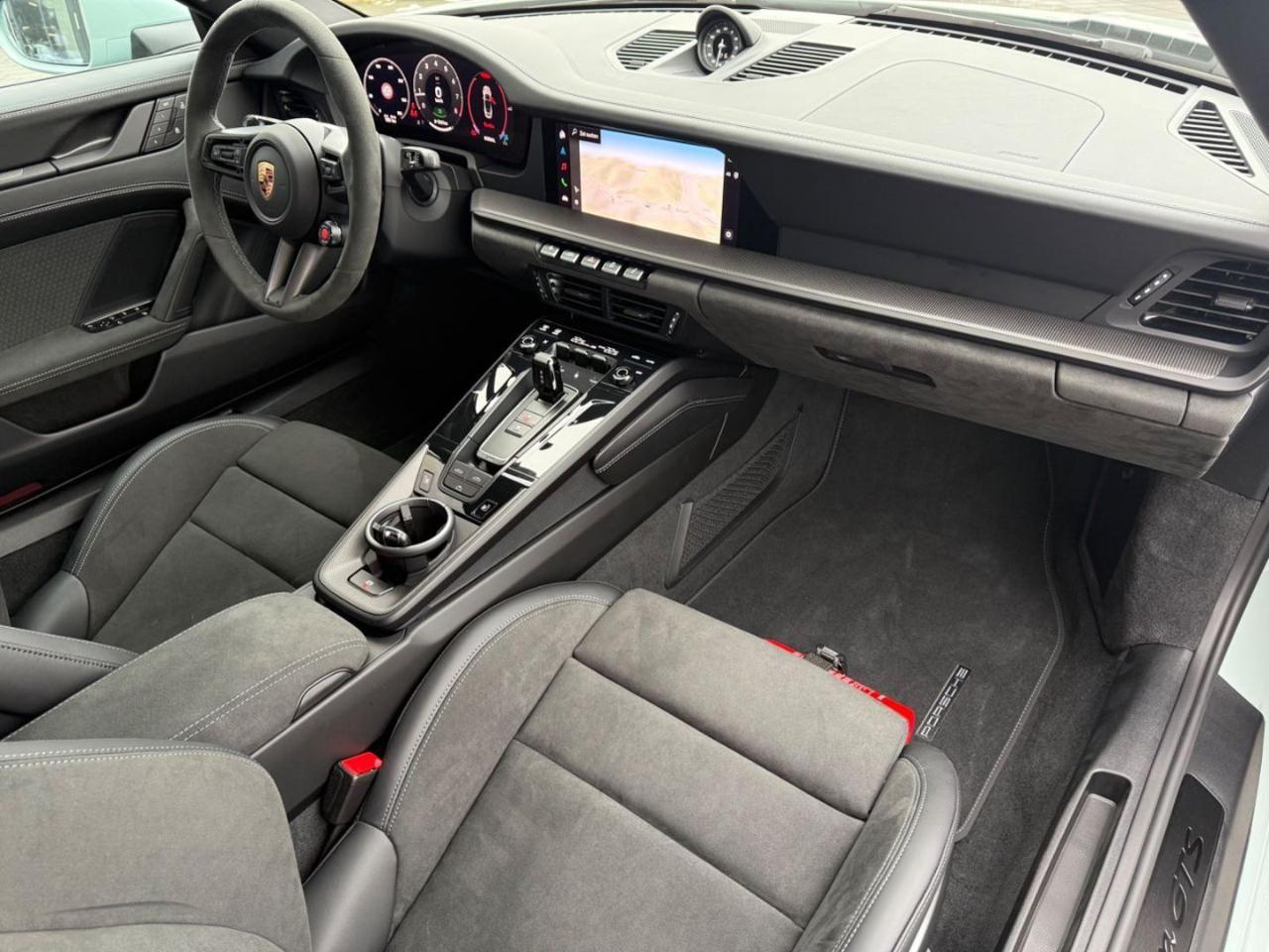 PORSCHE 911 Carrera 4 GTS Cabriolet 2.0*Bose-Matrix-Alcantara*