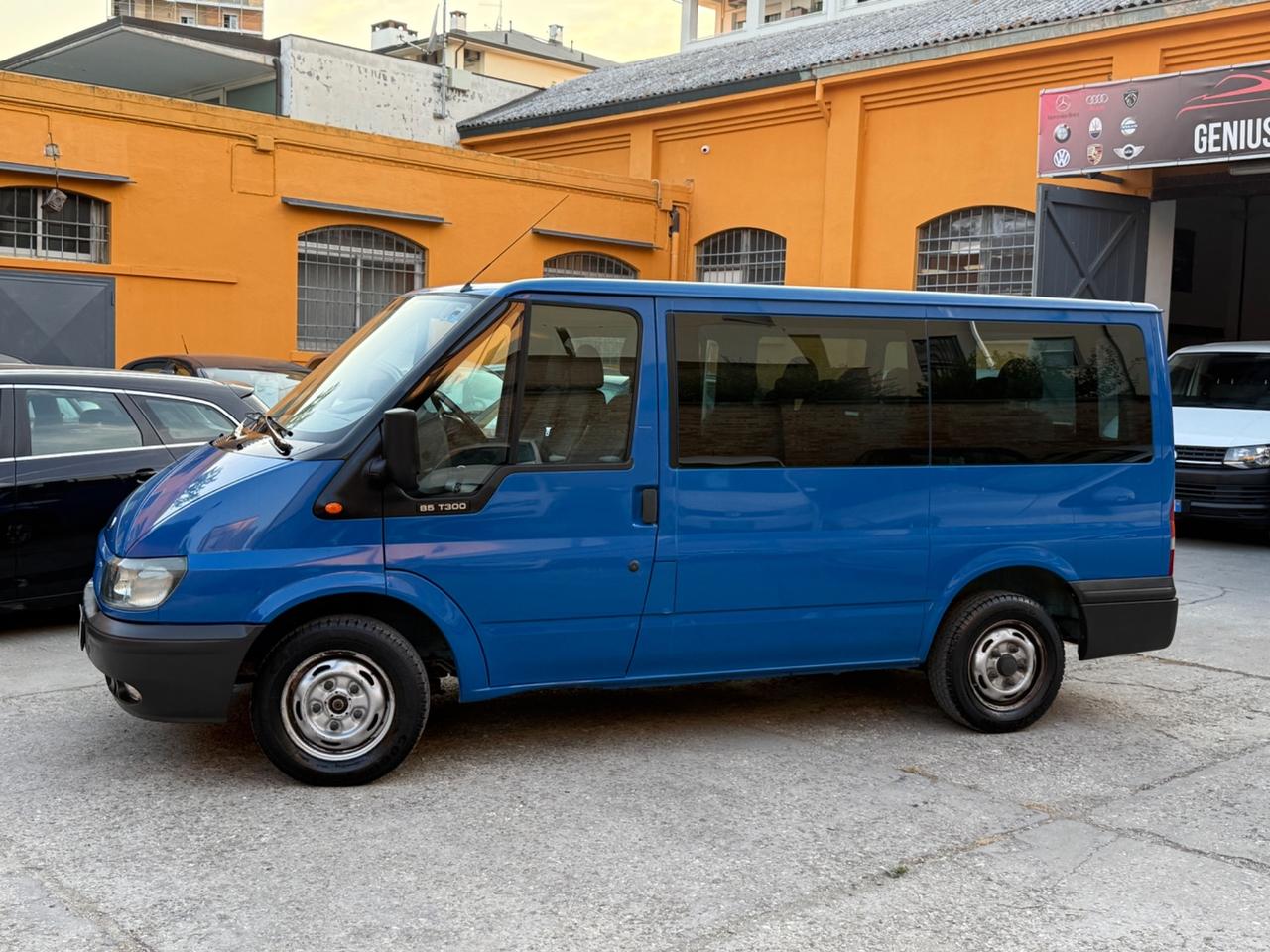 Ford Transit/Tourneo/Bus Transit 300 2.0 TD/85 cat PC-TM Combi