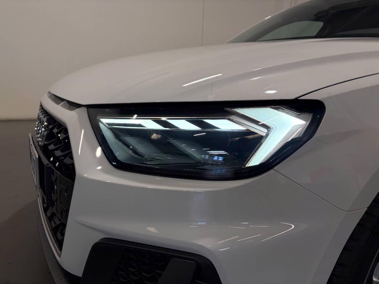 AUDI A1 SPORTBACK 30 TFSI S-TRONIC S LINE EDITION